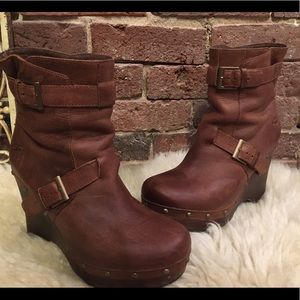 UGG leather wedge boots!!